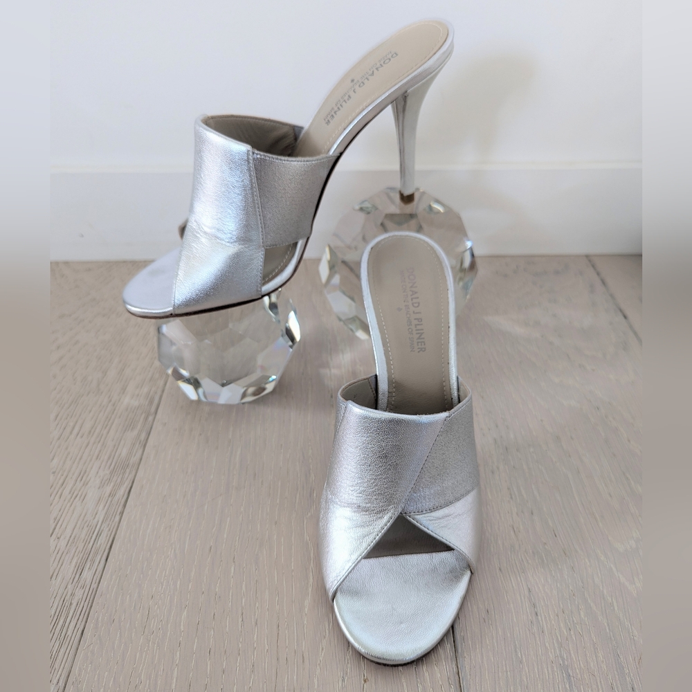 DONALD J PLINER Silver Amor High Heel Slide; Size 9 M